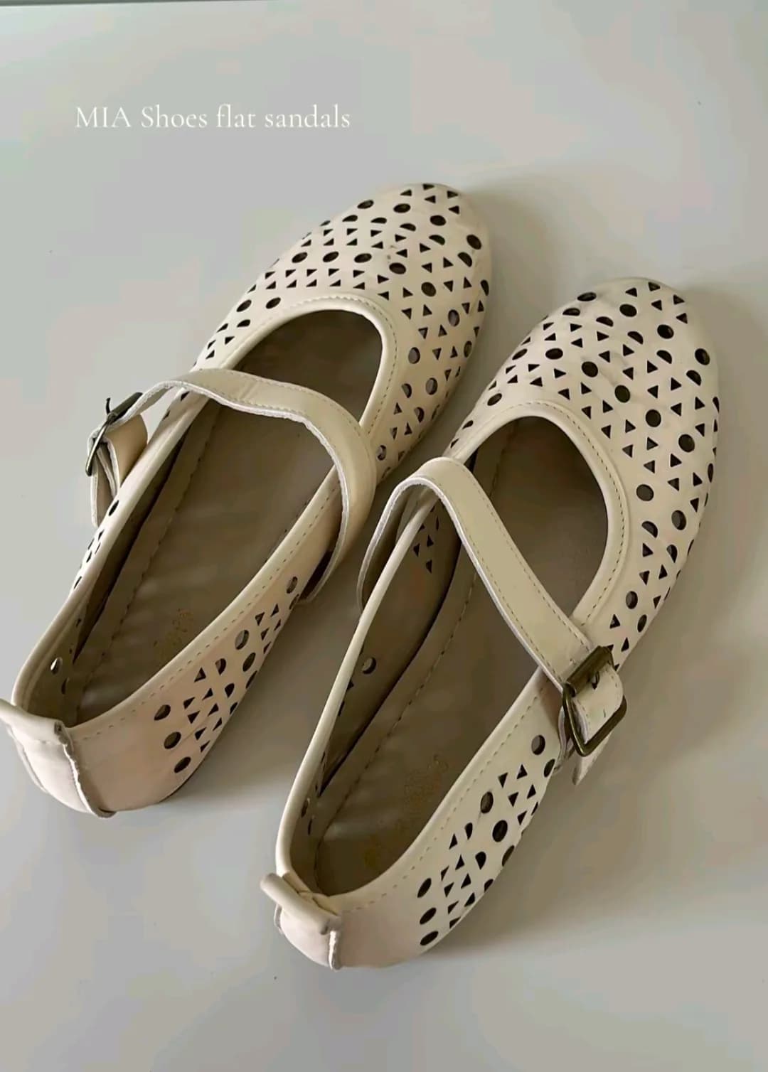 Mia Shoes flat sandals