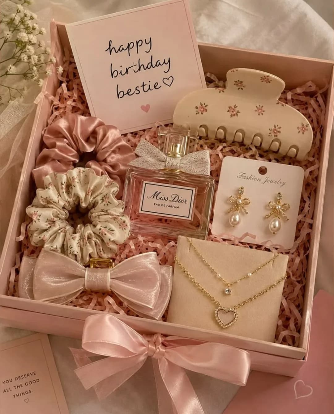 Asthetic birthday gift 🎁🧧🎀