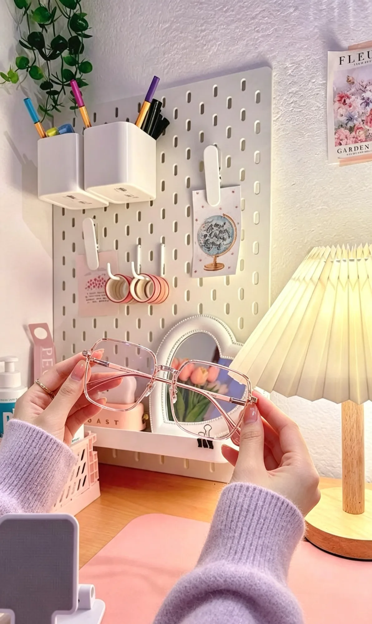 ☀️ Photochromic Eyeglasses ☀️ 2-in-1 glasses + sunglasses — automatically turns dark under sun, clear indoors! ✅ Smart lenses that adapt to light ✅ Stylish rose-gold clear frame ✅ Super affordable price ✅ FREE case + wiper included! ✨ Style & function without breaking the bank! ✨