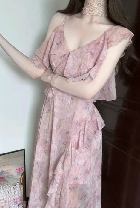 Pink floral dress for women, Summer 2026 new style for evening drinks events, French luxury style with irregular ruffle design, long chiffon dress. https://vt.tiktok.com/ZS9hPbmaxBKtv-EXsYj/