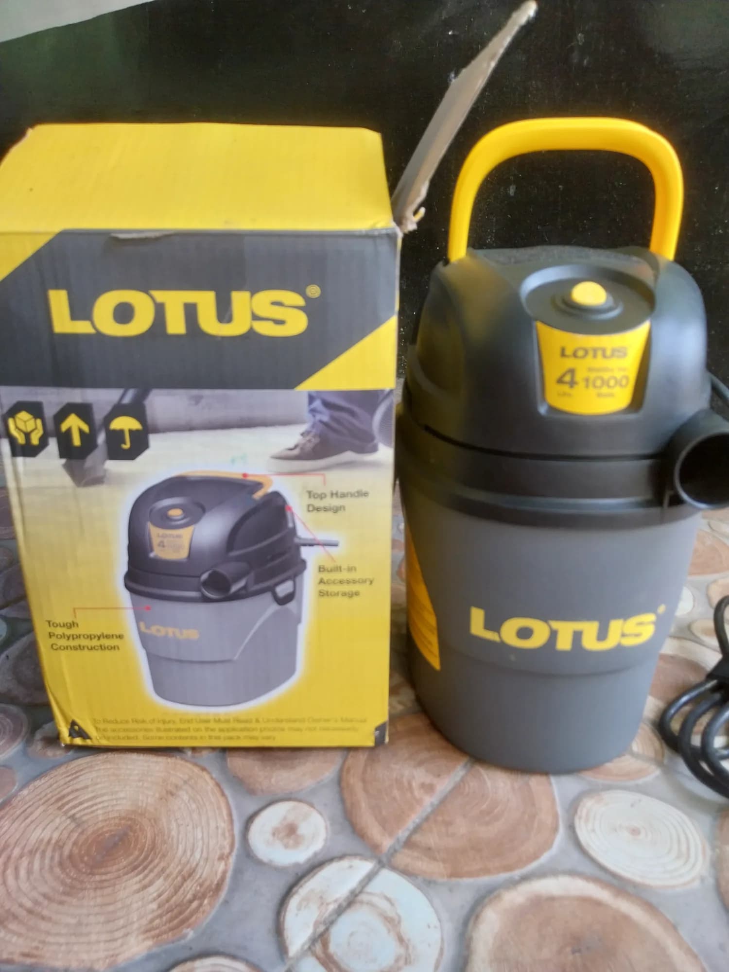 Lotus 4Liters Vacuum Wet/Dry