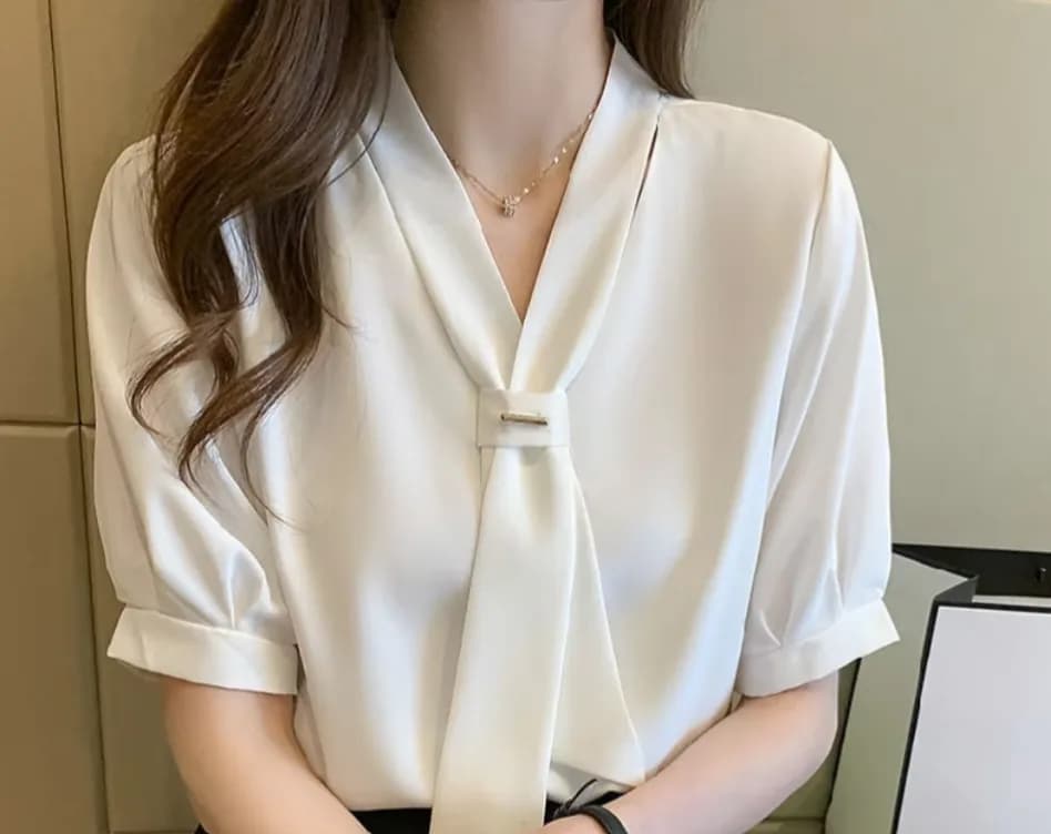 KOREAN OFFICE BLOUSE πΌβ¨ Elegant + Comfy for work/school Fabric: Cool, Dili lukot, Dili see-through Style: V-neck with ribbon tie Sizes: S M L XL - Complete! β±199-β±249 ra! From β±499 COD + Free shipping ,Perfect pang OOTD! π