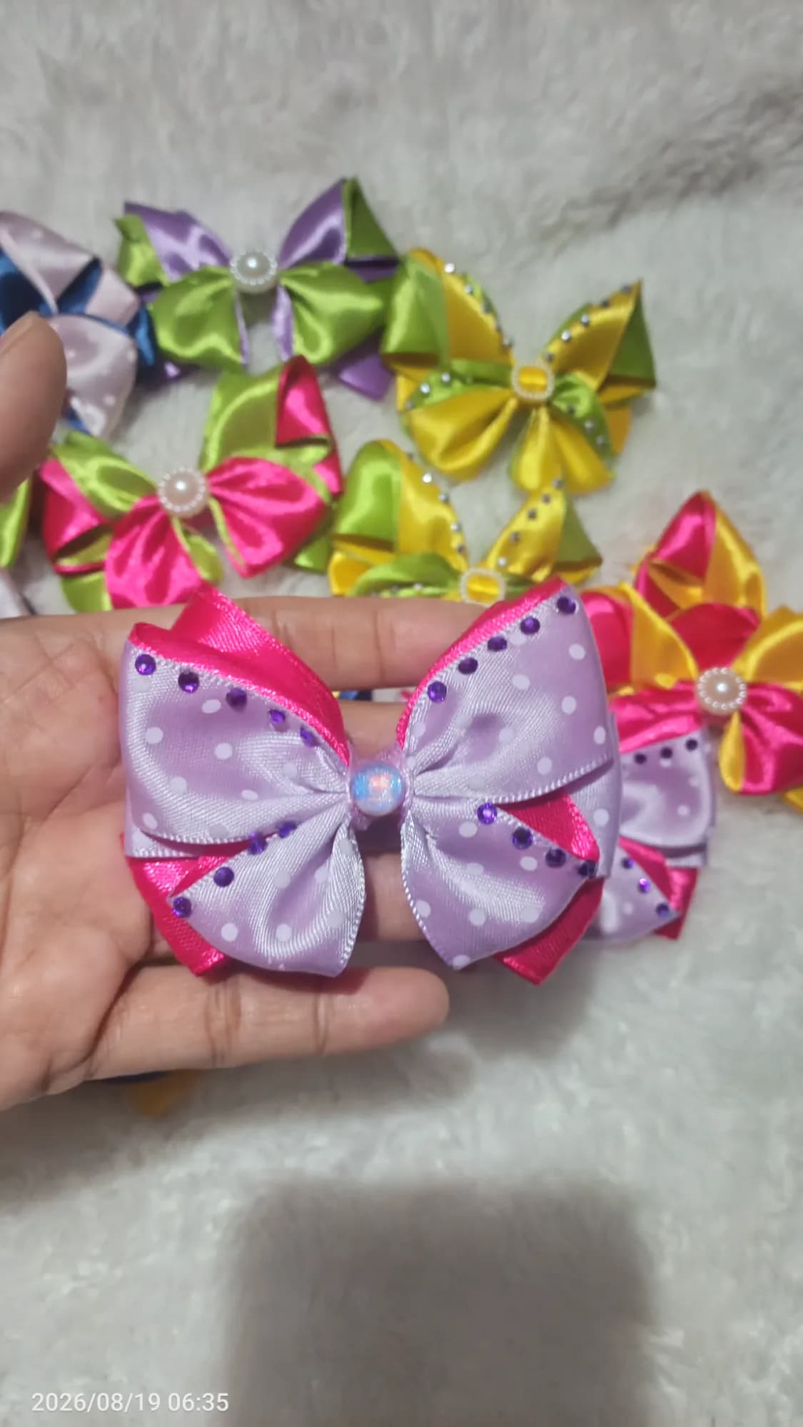 🎀🦋Mini Butterfly Hairclips 🦋🎀 Meet our Mini Butterfly Hairclips — handmade with satin ribbon and made to make every hairstyle extra cute! 💕✨ Perfect for little girls, teens, or anyone who loves a touch of sweetness. 🌸 🎀 Sold in pair ✨ Lightweight & comfy 💖 Handmade with love 🎁 Perfect for gifting or everyday wear Which color combo would you pick? 👀💗💙💛💚 https://s.shopee.ph/BT8AaoVBf #highlightseveryone #HairAccessories #handmadewithlove #smallbusinessph #giftideas #satinribbon #hairaccessoriesforsale #highlightsシ゚ #HairGoals